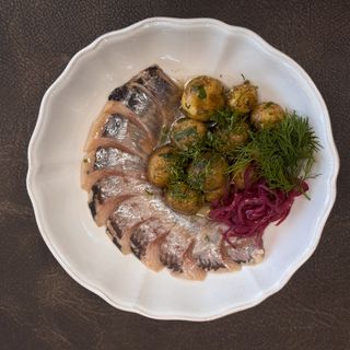 Молода картопелька з оселедцем