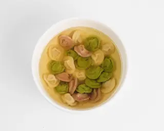 Мини манты с куриным бульоном / Кішкентай мантылар тауық сорпасымен (350 г)