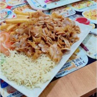 Plato Kebab Con Arroz