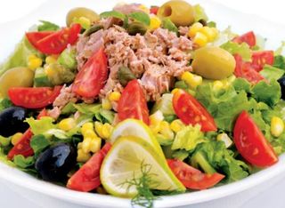 Зелена салата с риба тон (500г)