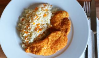 Panados de Frango C/Batata frita e Arroz 