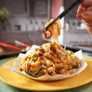 Pasta De Arroz Frito Con Ternera