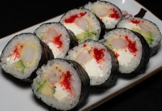 Futomaki z krewetką w tempurze