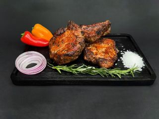 Шашлик зі свинячого антрекота   (замовлення приймаються від 200грам) (100g)