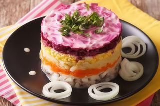 Śledź pod pierzynką (500gr)
