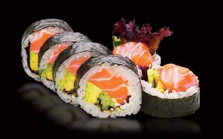 Futomaki łosoś 6szt