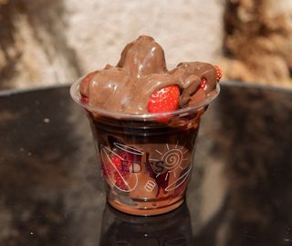 Полуниця в молочному шоколаді (mini)