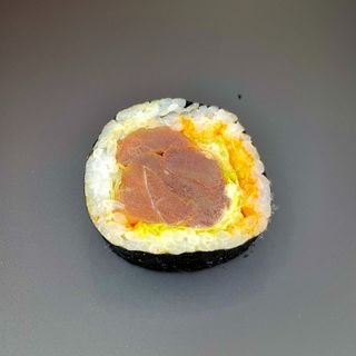 Futomaki surowe maguro chilli