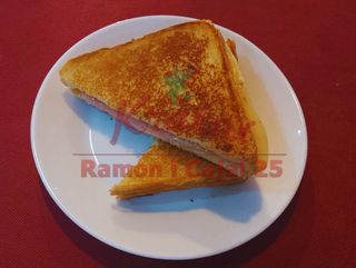Bikini De Jamón Dulce Y Queso