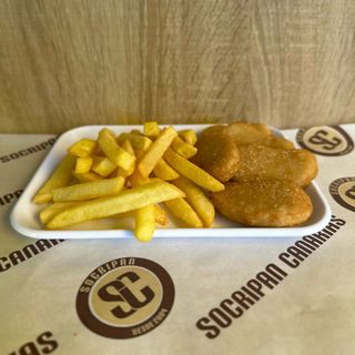 Nuggets pollo y papas 1/2 ración