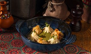 ხინკლუკები ტარხუნის სოუსით