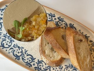 Пате з печінки та птиці з грінками (260г)