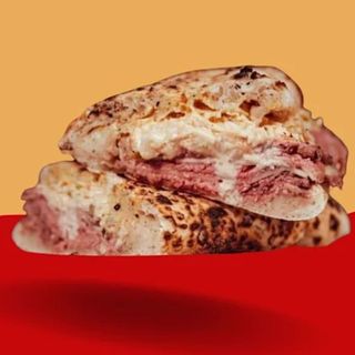 Campero Jijivasha con patatas fritas pequeñas