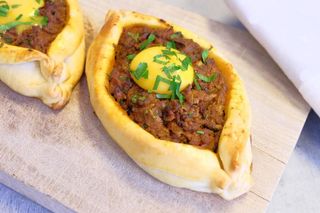 Pide Viande aux Oeufs
