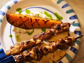 Сувлакі Курча з йогуртом і різними травами (220г)