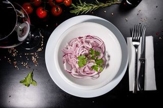 Salata de ceapa rosie 