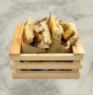 Pizza porchetta, provola e patate