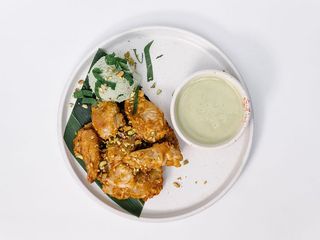 Смажені банани з фісташковим морозивом