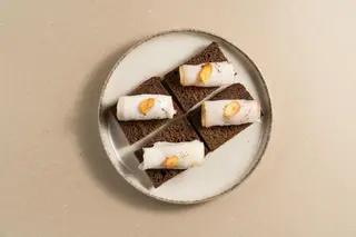 TOCINO AHUMADO/сало на хлебе