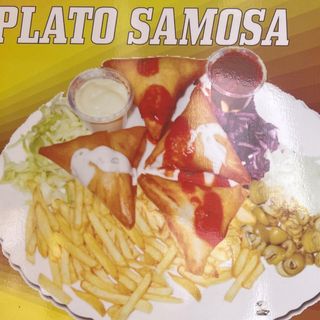 14. Plato Samosa (4 Uds.)