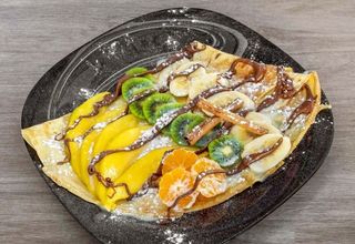 Crepe com Kinder Bueno e Fruta