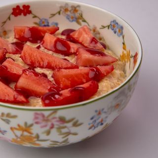 Ovsena kaša sa voćem ili suvim voćem