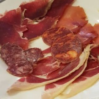 Tabla De Embutidos De León