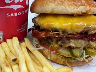 Win Doble Con Patatas Y Bebida