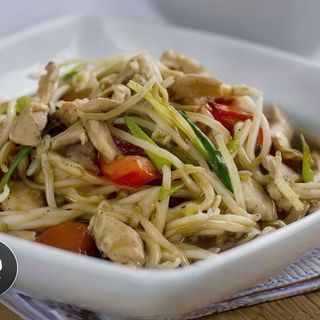 Pollo Con Brotes De Soja