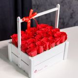 Lădiță albă cu 25 trandafiri