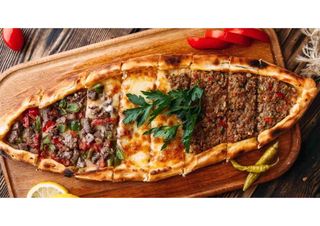 Смесено Истанбул пиде (450г)