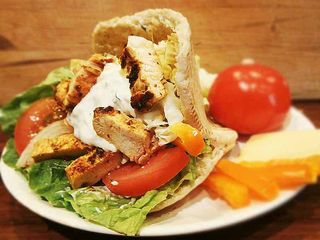 Kebab w bułce grecki z wołowiną