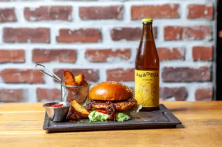 Chicken burger + bere craft