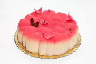 Bezglutenowy tort śmietankowo-malinowy