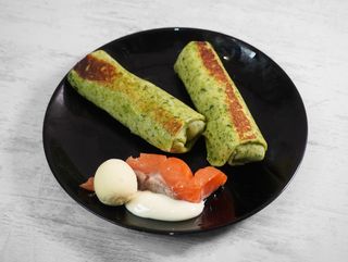 Naleśniki z łososiem i serkiem śmietankowym 2 szt 150g