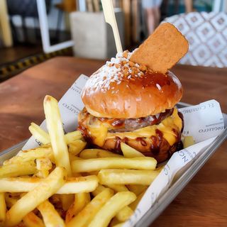 LOTUS BURGER.  (PREMIUM)