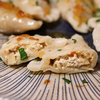 Pierogi con col y requesón