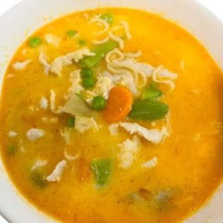 Ramen Tailandés con pollo(泰式鸡肉拉面）