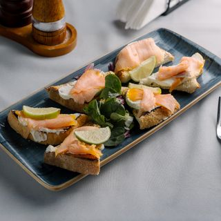 Bruschette cu somon afumat