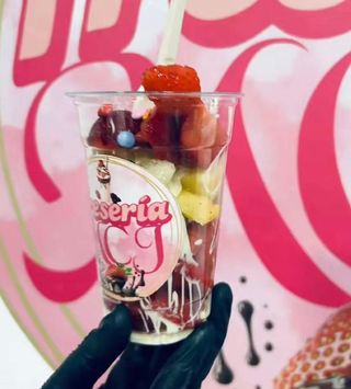 Frutas con chocolate grande