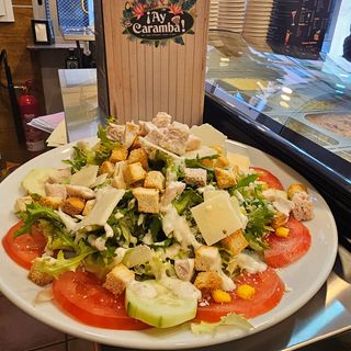 Amanide César De Pollo