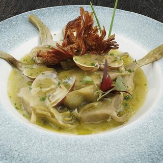 Alcachofas Naturales con Almejas en Salsa Verde