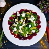 Salată cu sfeclă coaptă