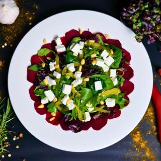 Salată cu sfeclă coaptă