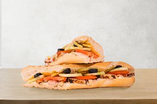 Про Панини с Пилешко каре, Кашкавал и Чедър /голям/