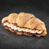 Круасан з шоколадом та бананом (166г)