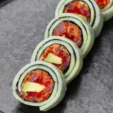 ფრეშ როლი ცხარე გველთევზათი 