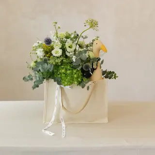 Bolsa de flores especial nacimiento. Blanco