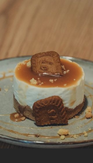 CHEESECAKE DE CARAMELO SALADO Y LOTUS