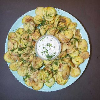 Хрупкави тиквички с копър и млечен сос 250г